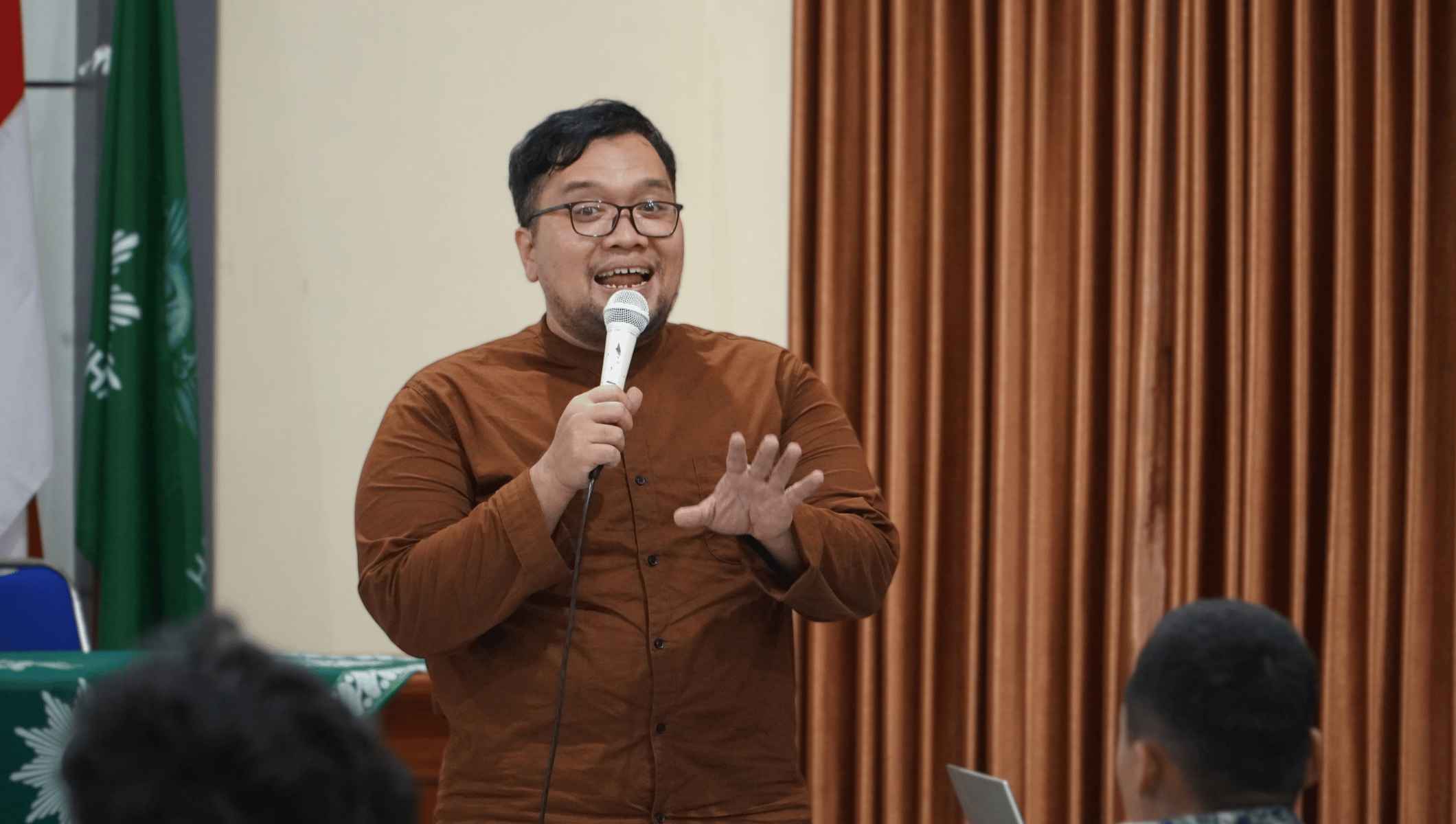 Pengabdian manajemen di pondok pesantren