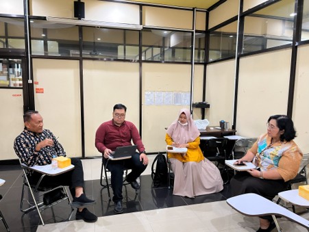 Peninjauan kurikulum dan VMTS Program Studi Manajemen UMPKU
