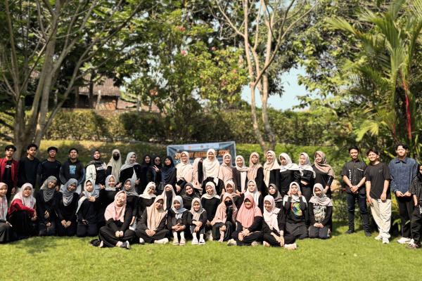 Student Gathering FESH UMPKU: Sambut Mahasiswa Baru di Rivermoon Tubing Klaten