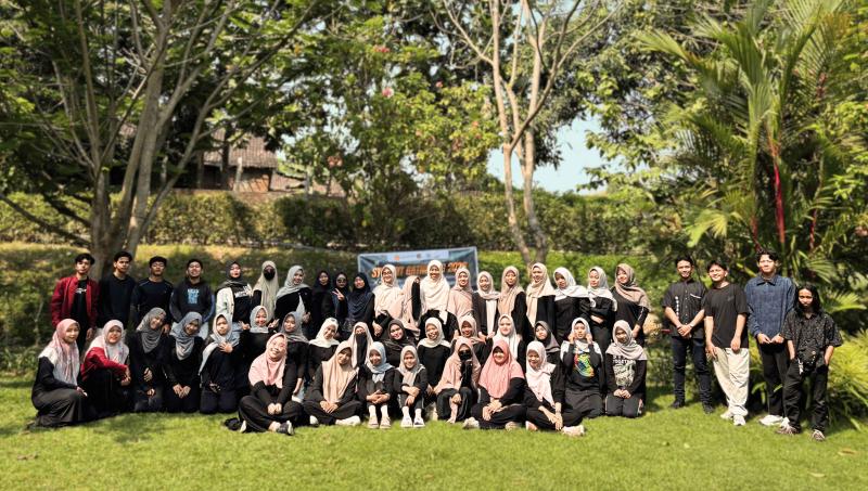 Student Gathering FESH UMPKU: Sambut Mahasiswa Baru di Rivermoon Tubing Klaten